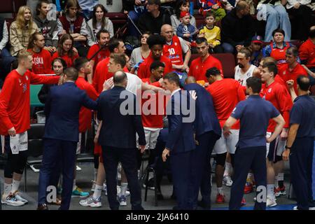 San Pietroburgo, Russia. 27th maggio 2022. I giocatori di CSKA hanno visto durante la quarta finale della partita di pallacanestro della VTB United League tra Zenit e CSKA alla Sibur Arena. Punteggio finale; Zenit San Pietroburgo 110:111 CSKA Mosca. (Foto di Kashkkkovskij/Sipa USA) Credit: Sipa USA/Alamy Live News Foto Stock