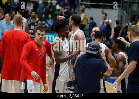 San Pietroburgo, Russia. 27th maggio 2022. I giocatori di CSKA hanno visto durante la quarta finale della partita di pallacanestro della VTB United League tra Zenit e CSKA alla Sibur Arena. Punteggio finale; Zenit San Pietroburgo 110:111 CSKA Mosca. (Foto di Kashkkkovskij/Sipa USA) Credit: Sipa USA/Alamy Live News Foto Stock