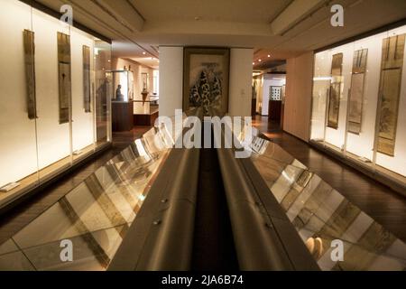 Il Museo Guimet è un museo d'arte situato al 6, Place d'Iéna nel 16th arrondissement di Parigi. È anche conosciuto come il Museo Nazionale delle Arti Asiatiche-Guimet, o Guimet National Museum of Asian Arts. Il museo ha una delle più grandi collezioni di arte Asiatica al di fuori dell'Asia. Francia. Foto Stock