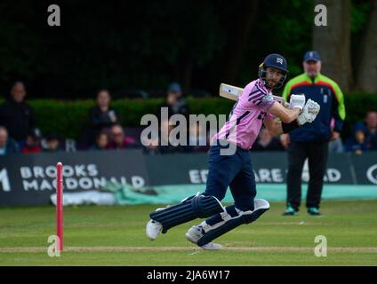 Steven Eskinazi di Middlesex gioca un brillante knock in una partita del T20 al club di cricket Radlett il 26th maggio 2022 Foto Stock