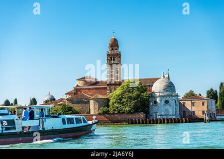 Laguna di Venezia. Chiesa di San Michele in Isola chiamata anche San Michele di Murano in stile rinascimentale dall'architetto Mauro Codussi. Veneto, Italia, Europa Foto Stock