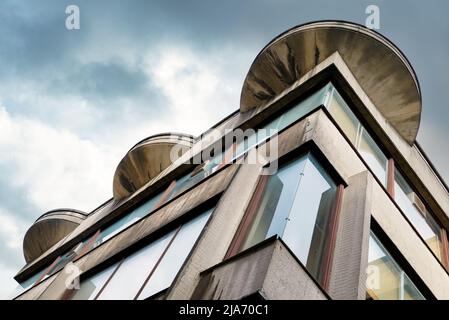 Edinburgh, Scotland, UK - concrete Structure at Teviot Row Union, Edinburgh University by Jack McRoberts for Rowand Anderson, Kinninmonth and Paul Foto Stock