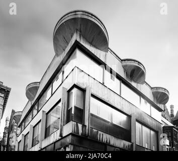 Edinburgh, Scotland, UK - concrete Structure at Teviot Row Union, Edinburgh University by Jack McRoberts for Rowand Anderson, Kinninmonth and Paul Foto Stock