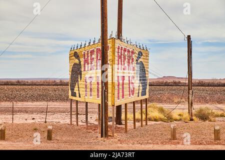 L'iconica pubblicità Route 66 di qui è Foto Stock