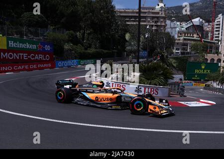 Monte Carlo, Monaco. 28th maggio 2022. Lando Norris della McLaren in pista durante le prove finali per il Gran Premio di Monaco F1. Credit: Marco Canoniero/Alamy Live News Foto Stock