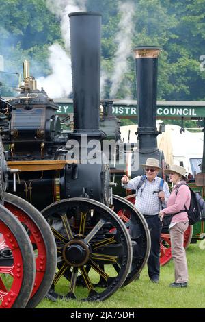 Castle Combe, Wilts, Regno Unito. 28th maggio 2022. Giornata di sole al Castle Combe Steam Rally. Questo è il Rally 35th ed è un evento di beneficenza a sostegno della carità di Jessie May. I motori di trazione e gli appassionati sono venuti da tutto il paese. Credit: JMF News/Alamy Live News Foto Stock