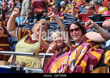 Londra, Regno Unito. 28th maggio 2022. I tifosi di Huddersfield prendono posto per la partita a Londra, Regno Unito, il 5/28/2022. (Foto di Mark Cosgrove/News Images/Sipa USA) Credit: Sipa USA/Alamy Live News Foto Stock