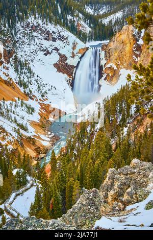 Fantastiche cascate Upper Falls in inverno a Yellowstone Foto Stock