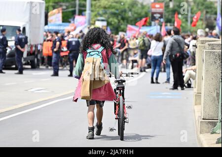 Vienna, Austria. 28th maggio 2022. Dimostrazione di giustizia climatica invece di politica concreta. Protesta contro il Lobau Autobahn Foto Stock