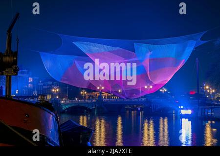 Vista su Amsterdam durante il Festival della luce nei Paesi Bassi di notte Foto Stock