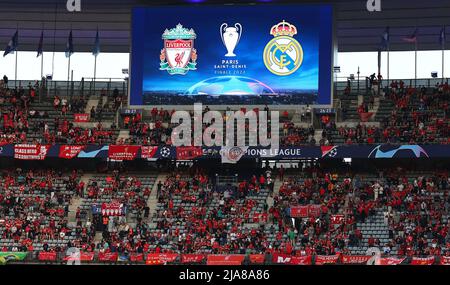 Parigi, Francia, 28th maggio 2022. Una vista generale all'interno dello stadio che mostra i posti vuoti quando il calcio d'inizio è ritardato prima della partita della UEFA Champions League allo Stade de France, Parigi. Il credito d'immagine dovrebbe leggere: David Klein / Sportimage Credit: Sportimage/Alamy Live News Foto Stock