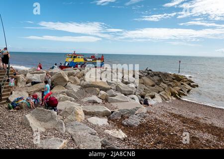 Sidmouth, Devon, Regno Unito - Agosto 8 2018: Sidmouth Beach a Devon, Inghilterra, Regno Unito Foto Stock
