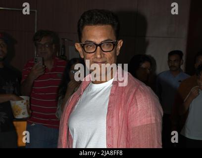 Mumbai, India. 28th maggio 2022. L'attore Bollywood Aamir Khan si pone per una foto durante il lancio del trailer di anteprima del suo prossimo film "Laal Singh Chaddha". Credit: SOPA Images Limited/Alamy Live News Foto Stock