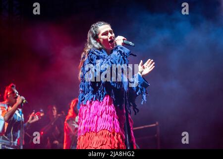 Verona, Italia. 28th maggio 2022. Il cantante italiano Elisa alias Elisa Toffoli durante i suoi concerti live nell'Arena di Verona, per Back to the Future tour 2022 in Heros Festival 2022 Credit: Roberto Tommasini/Alamy Live News Foto Stock