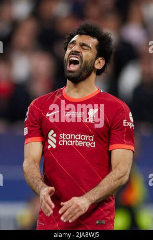 Parigi, Francia. 28th maggio 2022. Mohamed Salah di Liverpool reagisce durante la partita finale della UEFA Chamiopns League tra Real Madrid e Liverpool, a Parigi, Francia, il 28 maggio 2022. Credit: Meng Dingbo/Xinhua/Alamy Live News Foto Stock