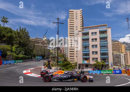 Monte Carlo, Monaco. 28th maggio 2022. Il pilota della Red Bull Racing Max Verstappen compete durante le qualifiche del Gran Premio di Formula uno di Monaco al Circuit de Monaco di Monte Carlo, Monaco, 28 maggio 2022. Credit: Qian Jun/Xinhua/Alamy Live News Foto Stock