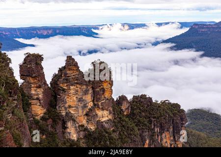 Le tre Sorelle nella valle di Jamison a Echo Point Katoomba nelle Blue Mountains, NSW, Australia Foto Stock