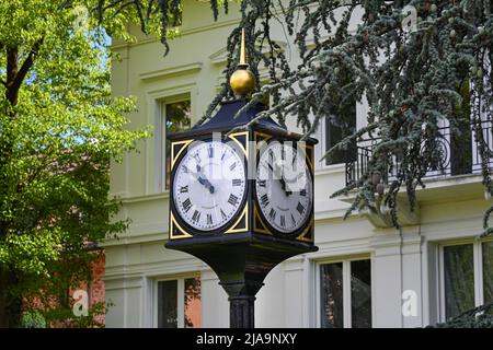 Orologio della città vecchia, Lange Straße. Baden-Baden, Baden-Wuerttemberg, Germania, Europa Foto Stock