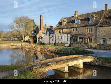 Il vecchio mulino a Lower Slaughter, Cotswolds, Gloucestershire, Inghilterra. Foto Stock