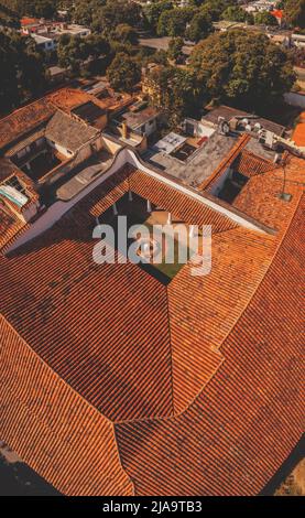 CARACAS, VENEZUELA, MAGGIO 2022, Hacienda la Vega, uno spazio dichiarato monumento storico situato sul quartiere capitale Avenida OHiggins. Vista aerea Foto Stock