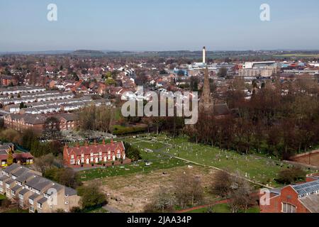 Vista aerea della città di Heath, Wolverhampton con gli Almshouses della Santissima Trinità e la Chiesa della Santissima Trinità Chiesa della Santissima Trinità. 2018 Foto Stock