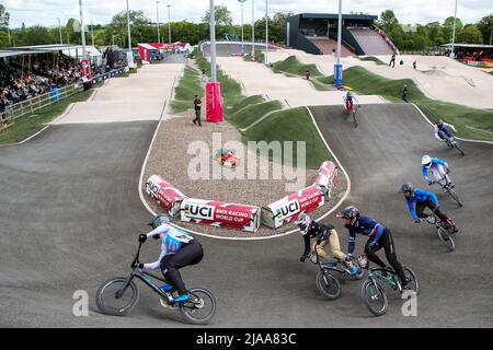 Glasgow, Regno Unito. 29th maggio 2022. Nella seconda ed ultima giornata della UCI BMX Racing World Cup, un campo internazionale di competizione maschile e femminile per il titolo. L'evento è stato un "sell out" e reso più piacevole dal caldo tempo di sole. Credit: Findlay/Alamy Live News Foto Stock