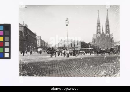 1st, Schottenring / Universitätsstraße / Währinger Straße / Schottengasse (traversata scozzese) - Generale - Vista via Ringstrasse e Sigmund -Freud -Parco contro Votivkirche (riproduzione). Sconosciuto, fotografo Foto Stock