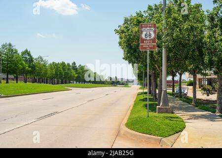 Segnale Oklahoma Route 66, Original Route 1926, strada che attraversa Oklahoma City, Oklahoma, Stati Uniti Foto Stock