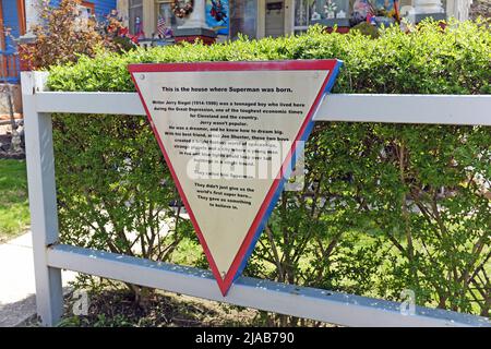 A 18 anni, Jerry Siegel creò Superman mentre era residente nel quartiere di Glenville a Cleveland, Ohio, dove cartelli fuori dalla sua casa d'infanzia. Foto Stock