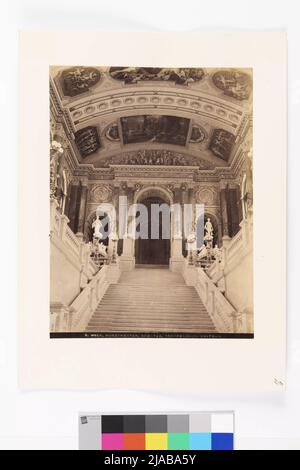 1st, University Ring 2 - Burgtheater - Vista interna - Scala destra con dipinti a soffitto. Sconosciuto, fotografo Foto Stock