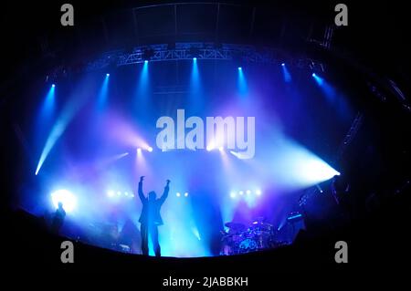 Vienna, Austria. Giugno 23, 2012. Jim Kerr di Simple Minds si esibisce in concerto al Danube Island Festival Foto Stock