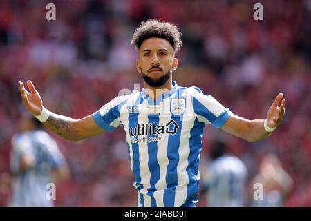 Londra, Regno Unito. 29th maggio 2022. Sorba Thomas di Huddersfield Town guarda avanti. SkyBet EFL Championship play off final, Huddersfield Town / Nottingham Forest al Wembley Stadium di Londra domenica 29th maggio 2022. Questa immagine può essere utilizzata solo per scopi editoriali. Solo per uso editoriale, licenza richiesta per uso commerciale. No use in scommesse, giochi o un singolo club/campionato/giocatore publications.pic di Steffan Bowen/Andrew Orchard sport photography/Alamy Live News Credit: Andrew Orchard sports photography/Alamy Live News Foto Stock