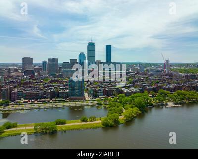 Boston Back Bay il moderno skyline della città, che include la Prudential Tower e il Four Season Hotel in One Dalton Street a Boston, Massachusetts, ma, USA. Foto Stock