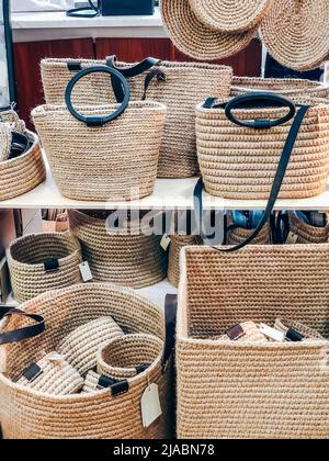 Sacchetti di iuta di vimini in vendita nel negozio di mercato locale come stile di vita sostenibile e concetto di consumo cosciente Foto Stock