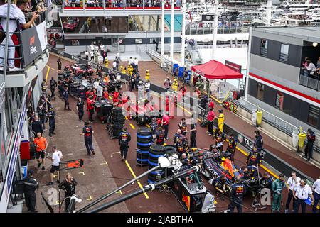 Red Flag, Illustrazione, 11 PEREZ Sergio (mex), Red Bull Racing RB18, 55 SAINZ Carlos (spa), Scuderia Ferrari F1-75, 01 VERSTAPPEN Max (nld), Red Bull Racing RB18, in azione durante il Gran Premio di Formula 1 di Monaco 2022, 7th round del Campionato Mondiale FIA di Formula uno 2022, Sul circuito di Monaco, dal 27 al 29 maggio 2022 a Monte-Carlo, Monaco - Foto: Paulo Maria / DPPI/DPPI/LiveMedia Foto Stock