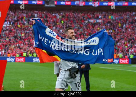 Londra, Regno Unito. 29th maggio 2022; Wembley Stadium, Londra, Inghilterra, EFL Championship Play-off final, Huddersfield Town Versus Nottingham Forest: Portiere Jordan Smith di Nottingham Forest celebra la vittoria del campionato Play-off Final Credit: Action Plus Sports Images/Alamy Live News Foto Stock