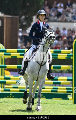 Roma, Italia. 29th maggio 2022. Ellen Whitaker (GBR) durante il Premio 10 - Roma Rolex Grand Prix del 89th CSIO Roma 2022 a Piazza di Siena a Roma il 28 maggio 2022 credito: Agenzia fotografica indipendente/Alamy Live News Foto Stock