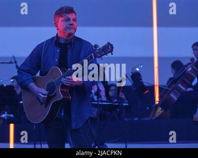 Verona, Italia. 28th maggio 2022. Andrea Rigonat durante ELISA - TORNA AL FUTURO TOUR 2022, concerto di musica cantante italiana a Verona, 28 2022 maggio Credit: Independent Photo Agency/Alamy Live News Foto Stock