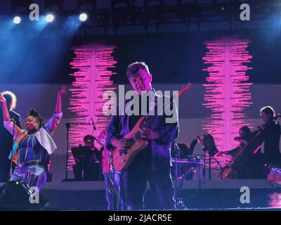 Verona, Italia. 28th maggio 2022. Andrea Rigonat durante ELISA - TORNA AL FUTURO TOUR 2022, concerto di musica cantante italiana a Verona, 28 2022 maggio Credit: Independent Photo Agency/Alamy Live News Foto Stock