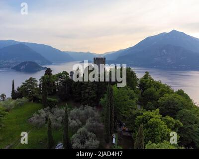 Veduta aerea del Lago di Como dal Castello di Vezio, Varenna, Lombardia, Italia Foto Stock