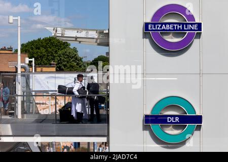 Una vista generale della stazione Custom House di Londra Foto Stock