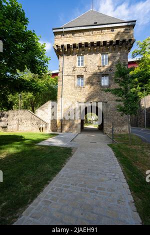 Lussemburgo città, maggio 2022. Vista della torre medievale Vauban nel centro della città Foto Stock