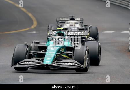 Monaco Ville, Monaco. 29th maggio 2022. Motorsport: Formula 1 World Championship, Gran Premio di Monaco: Sebastian Vettel dalla Germania del Team Aston Martin è in pista. Credit: Hasan Bratic/dpa/Alamy Live News Foto Stock