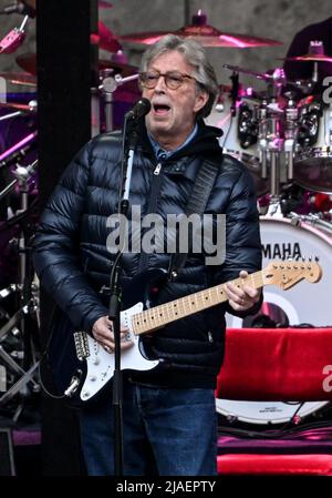 Berlino, Germania. 29th maggio 2022. Il musicista Eric Clapton suona al Waldbühne. Credit: Britta Pedersen/dpa/Alamy Live News Foto Stock
