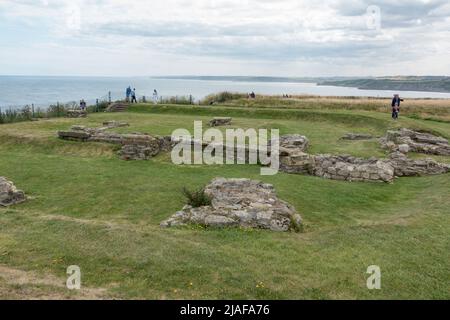 I resti di una stazione di segnale romana, costruita intorno al 4th d.C., nei terreni del Castello di Scarborough, North Yorkshire, Regno Unito. Foto Stock
