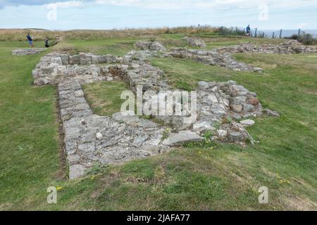 I resti di una stazione di segnale romana, costruita intorno al 4th d.C., nei terreni del Castello di Scarborough, North Yorkshire, Regno Unito. Foto Stock