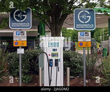 Punti di ricarica della Gridserve Electric Highway Frankley Moto Services M5 Northbound, West Midlands, Inghilterra, Regno Unito Foto Stock