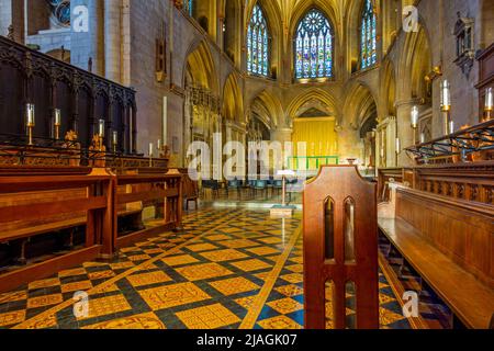 Veduta interna dell'Abbazia di Tewkesbury un edificio medievale in Gloucestershire Inghilterra UK. Foto Stock
