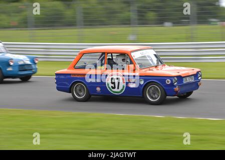 BARC CLUB CAR CHAMPIONSHIPS - OULTON PARK il British Automobile Racing Club ritorna a Oulton Park questo fine settimana per una giornata di corse al completo Foto Stock