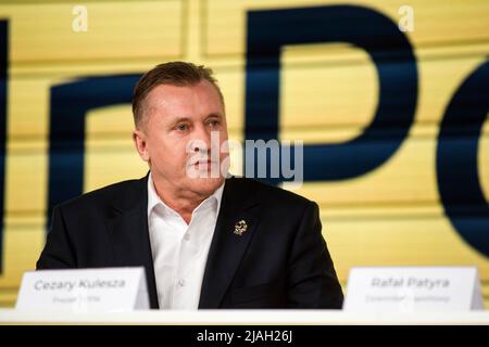 Varsavia, Polonia, 30/05/2022, Cezary Kulesza, presidente della Polish Football Association (PZPN) è stato visto durante la conferenza stampa. La Polish Football Association ha ufficialmente annunciato durante una conferenza stampa allo Stadio Nazionale che InPost è diventato il nuovo sponsor strategico. La conferenza è stata presenziata dal presidente della PZPN (Polish Football Association) Cezary Kulesza e Rafal Brzoska, presidente di InPost, noto come il re dei pacchi della Polonia, che ha inventato gli armadietti automatici di e-commercio. Si stima che circa 16 milioni di polacchi utilizzino gli armadietti automatici dei pacchi di InPost. Foto Stock